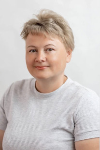 Воспитатель высшей квалификационной категории Уварова Елена Владимировна